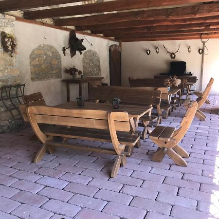 Zamecek Zdiky - Moderni Velky Apartman Bujanov Buitenkant foto