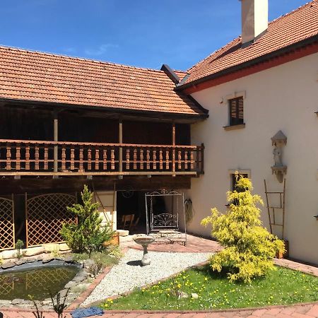 Zamecek Zdiky - Moderni Velky Apartman Bujanov Buitenkant foto