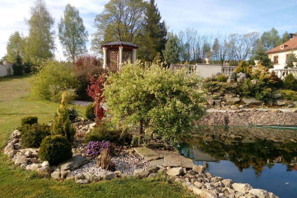 Zamecek Zdiky - Moderni Velky Apartman Bujanov Buitenkant foto