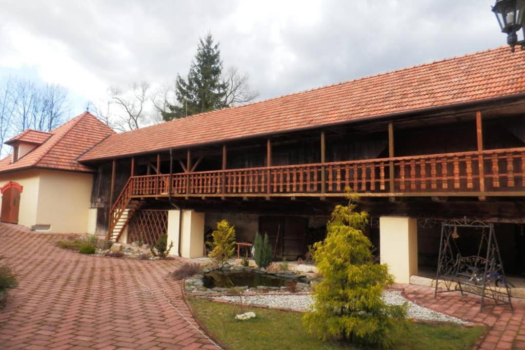 Zamecek Zdiky - Moderni Velky Apartman Bujanov Buitenkant foto