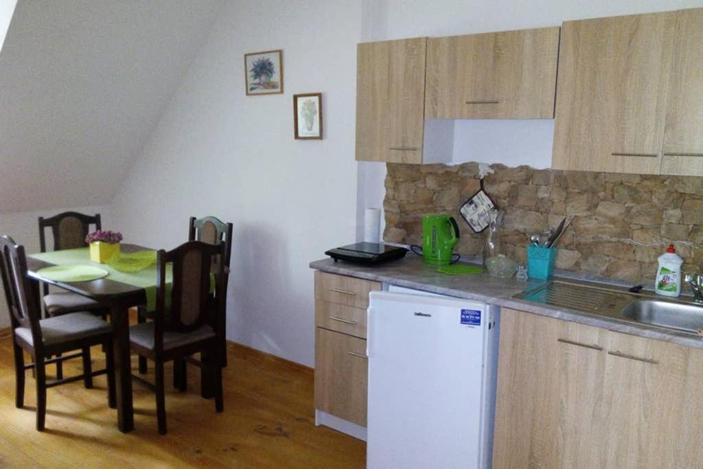 Zamecek Zdiky - Moderni Velky Apartman Bujanov Buitenkant foto