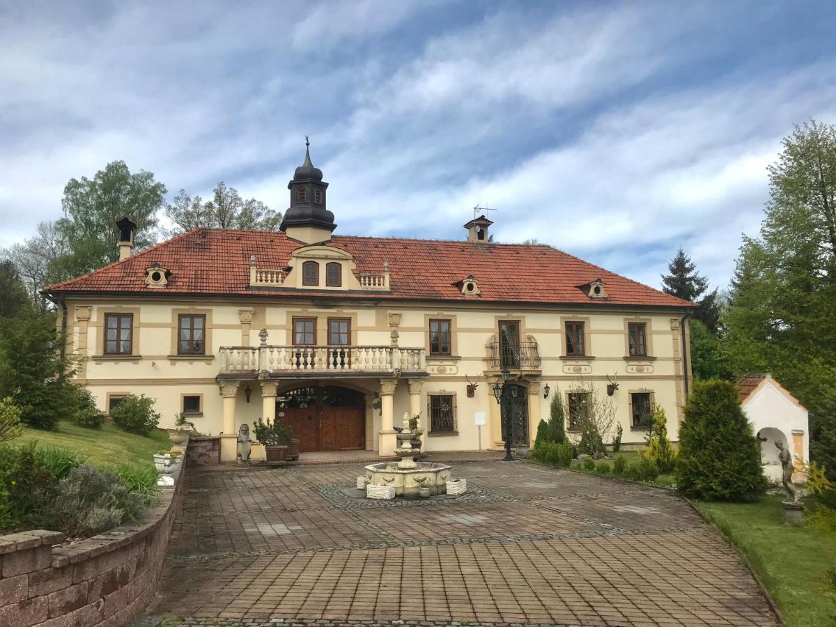 Zamecek Zdiky - Moderni Velky Apartman Bujanov Buitenkant foto