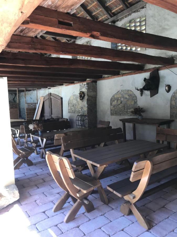 Zamecek Zdiky - Moderni Velky Apartman Bujanov Buitenkant foto
